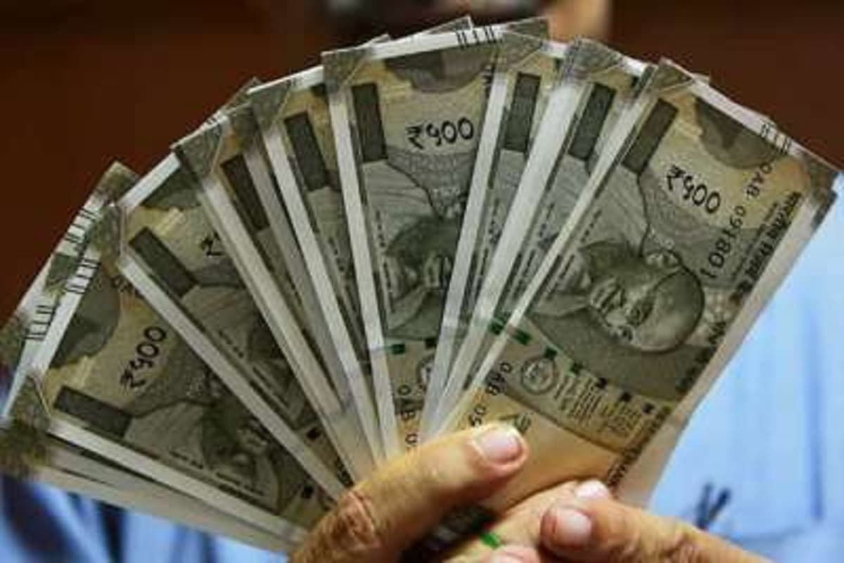 8th Pay Commission: सरकारी कर्मचारियों की कितनी बढ़ेगी सैलरी? फिटमेंट फैक्टर के साथ जानें पूरा कैलकुलेशन