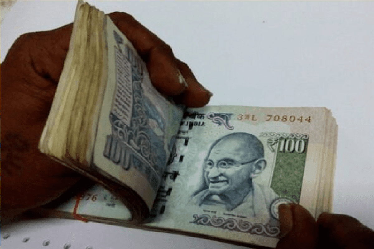 सरकारी कर्मचारियों की जल्द बढ़ेगी सैलरी! सरकार करेगी बड़ा ऐलान