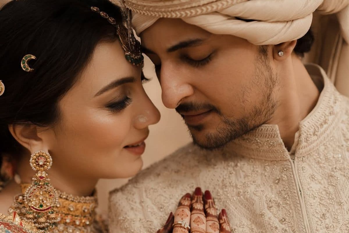 Darshan Raval: कौन है दर्शन रावल की 'बेस्टफ्रेंड फॉरएवर'? जिससे सिंगर ने रचाई गुपचुप शादी, देखें PHOTOS