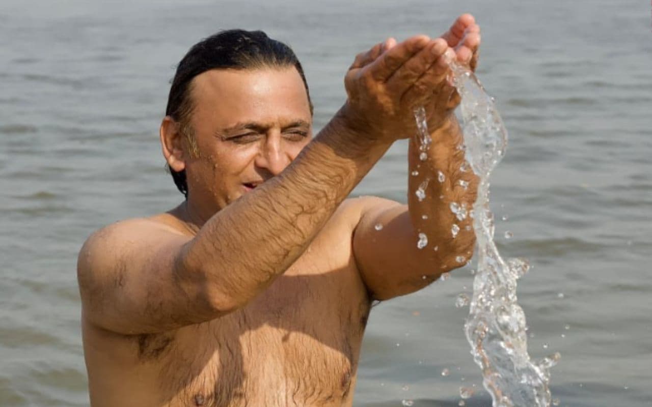 Mahakumbh 2025: डुबकी लगाने के बाद अखिलेश यादव ने योगी आदित्यनाथ पर दिया बड़ा बयान, इस मामले पर साधा निशाना