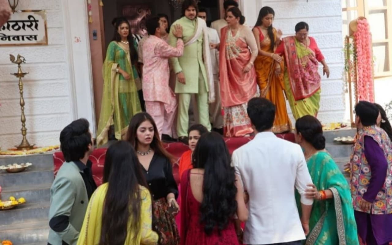 Anupama: कोठारी परिवार के सामने खुला माही और प्रेम की सगाई का राज, अनुपमा को जलील करेगी मोटी बा