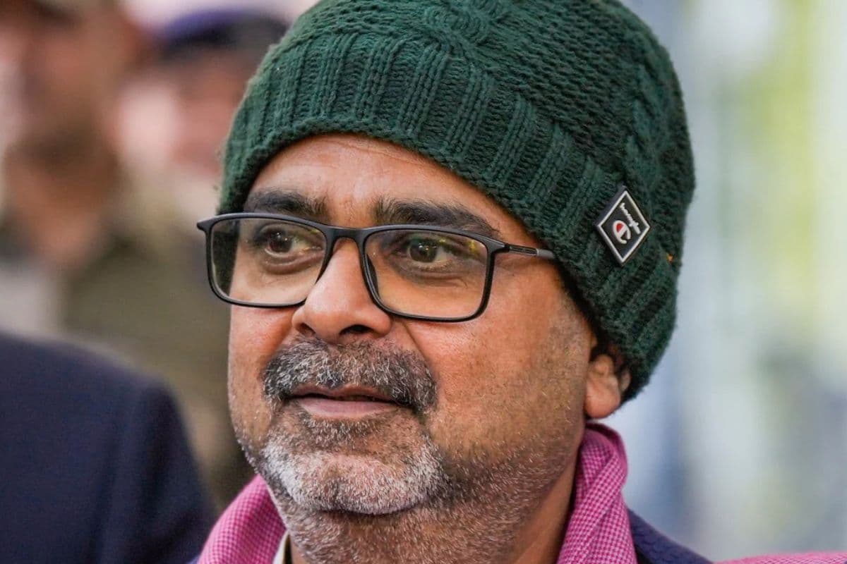 कितने संपत्ति के मालिक हैं अवध ओझा?