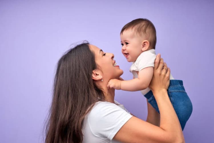 Baby Names: L अक्षर से बच्चे को दें ये खूबसूरत नाम, देखें लिस्ट