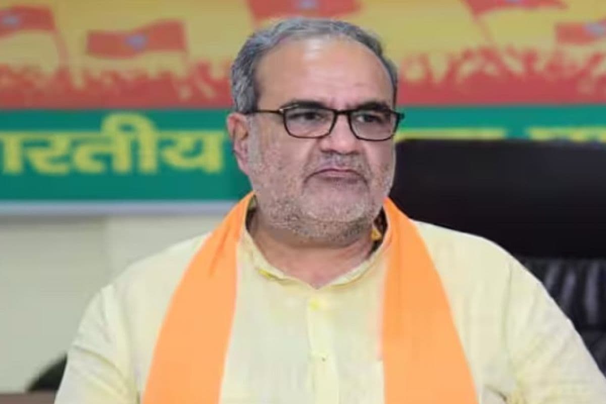 UP BJP: यूपी बीजेपी में जिलाध्यक्षों की नियुक्ति की उलटी गिनती शुरू, जानें कब होगा ऐलान