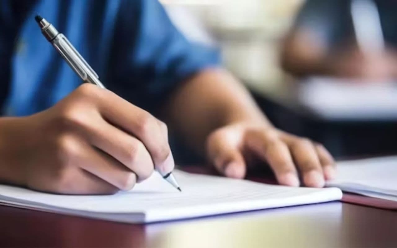 JEE Advanced 2025 Exam Guidelines: जेईई एडवांस्ड कल, एग्जाम सेंटर पर पहुंचने से पहले देखें ये गाइडलाइंस