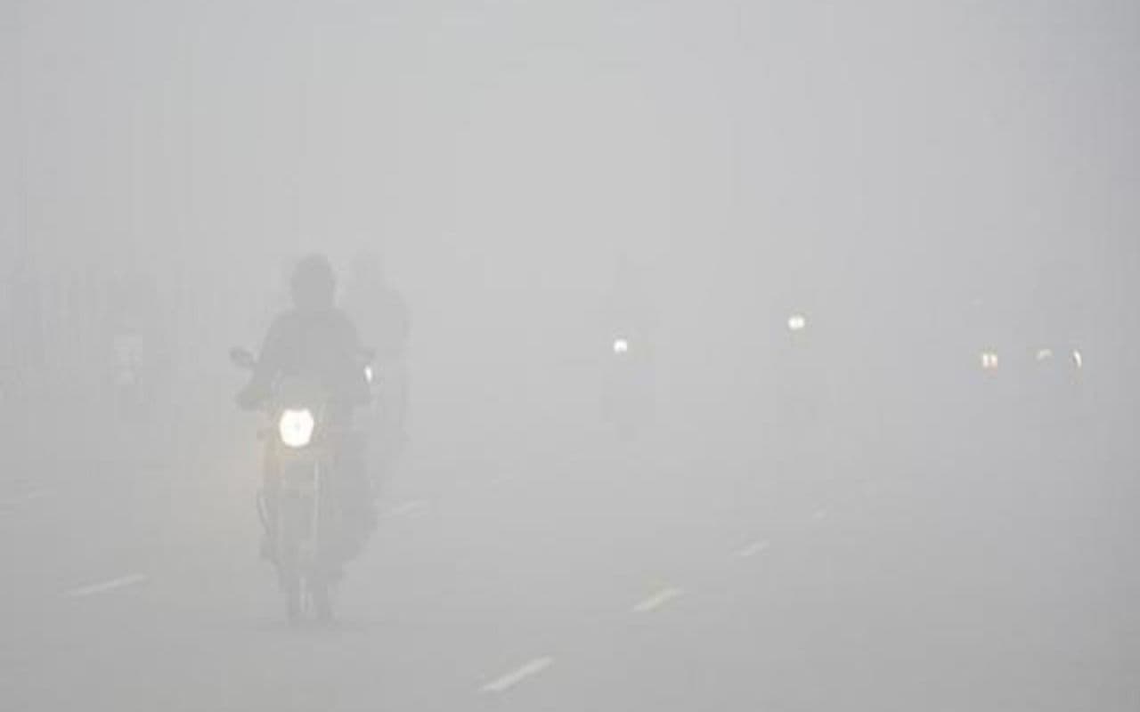 Bihar Weather: बिहार के 24 जिलों में अगले 48 घंटे छाया रहेगा कोहरे का प्रकोप, चलेगी ठंडी हवा