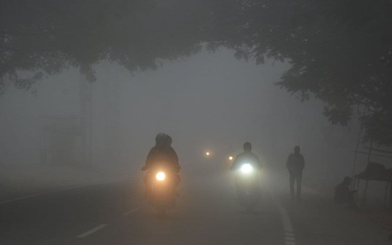 Bihar Weather: बिहार के 25 जिलों में इस दिन तक छाया रहेगा घना कोहरा, IMD ने जारी किया येलो अलर्ट