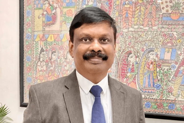 Bihar News: शिक्षा विभाग के इस अधिकारी पर गिरी गाज, ACS सिद्धार्थ ने दिए विभागीय कार्रवाई के आदेश