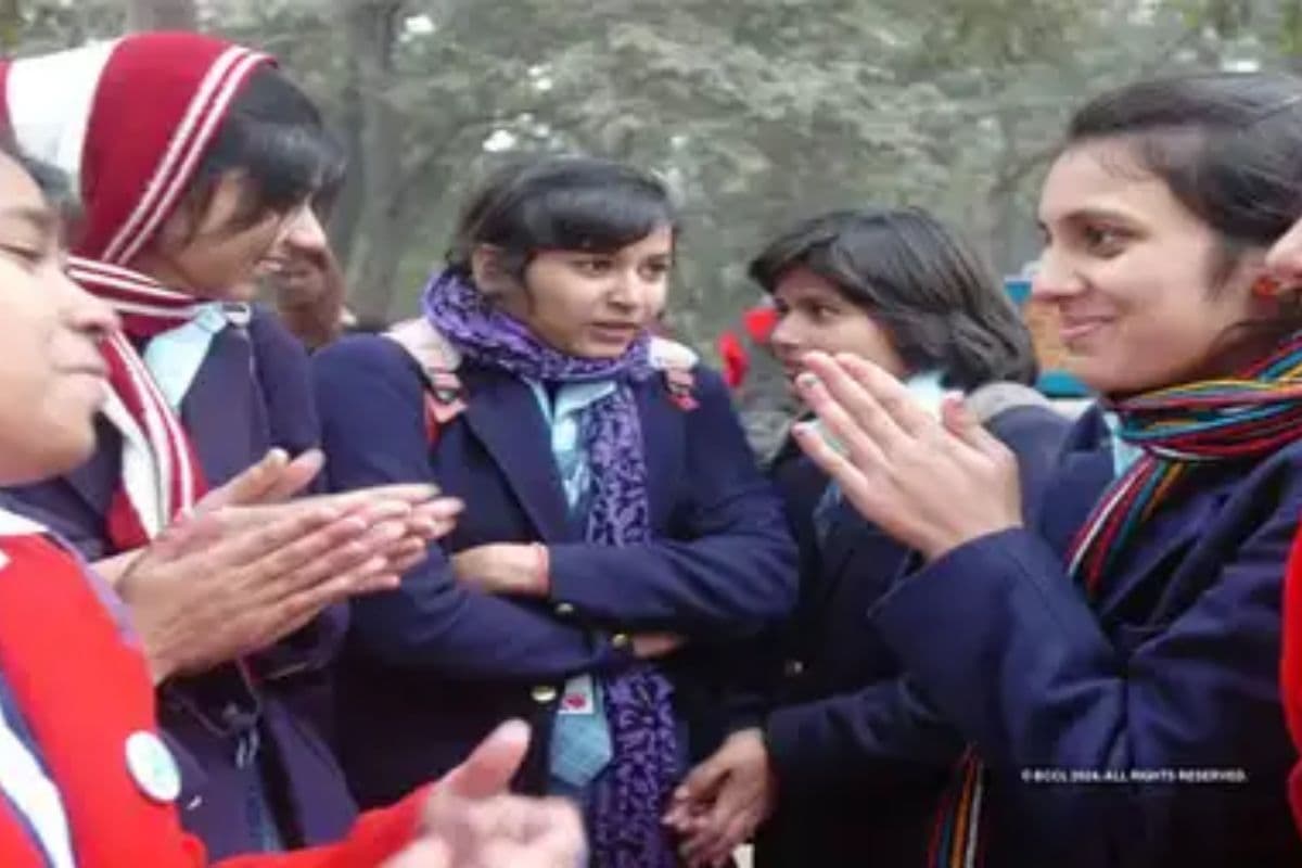 बिहार में ठंड को देखते हुए स्कूल टाइमिंग में बदलाव, जानें नया शेड्यूल कब से होगा लागू