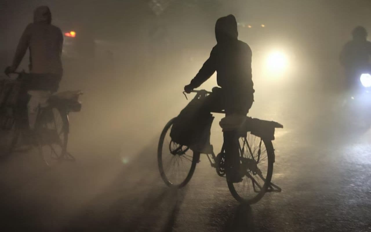 Bihar Weather: बिहार के 11 जिलों में अगले 24 घंटे छाया रहेगा घना कुहासा, IMD ने जारी किया येलो अलर्ट