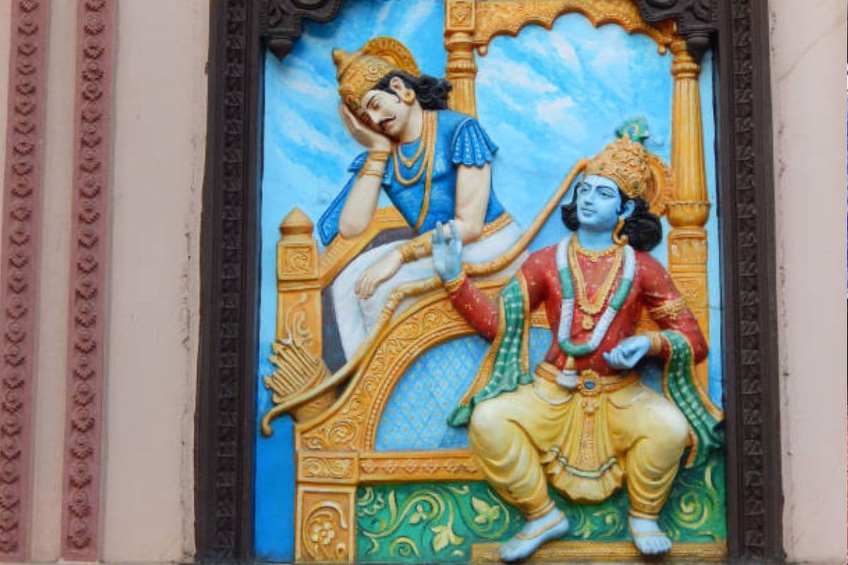 Gita Updesh: सावधान! इन 4 चीजों पर घमंड बना सकता है पतन का कारण