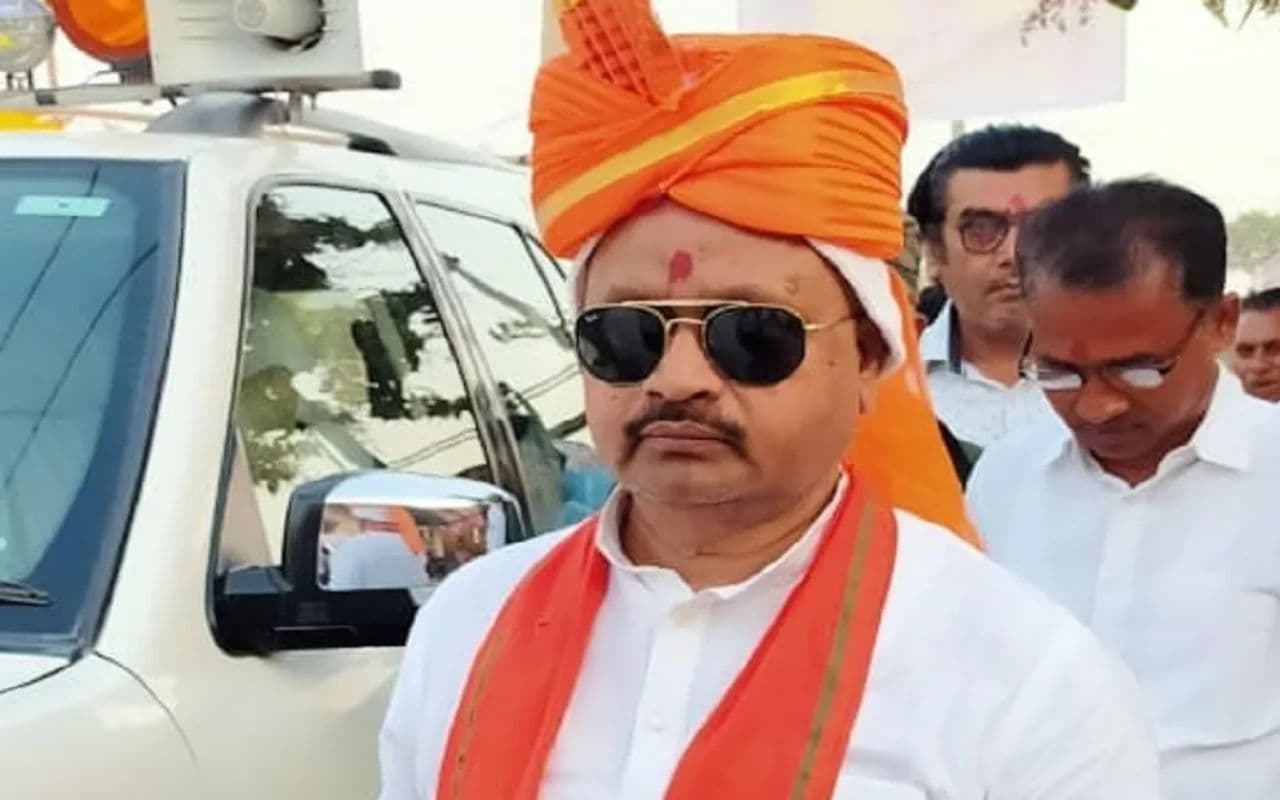 Video: गोपाल मंडल ने बीजेपी विधायक पर दिया आपत्तिजनक बयान, बोले- खुद को इंजीनियर कहते हैं, लेकिन…