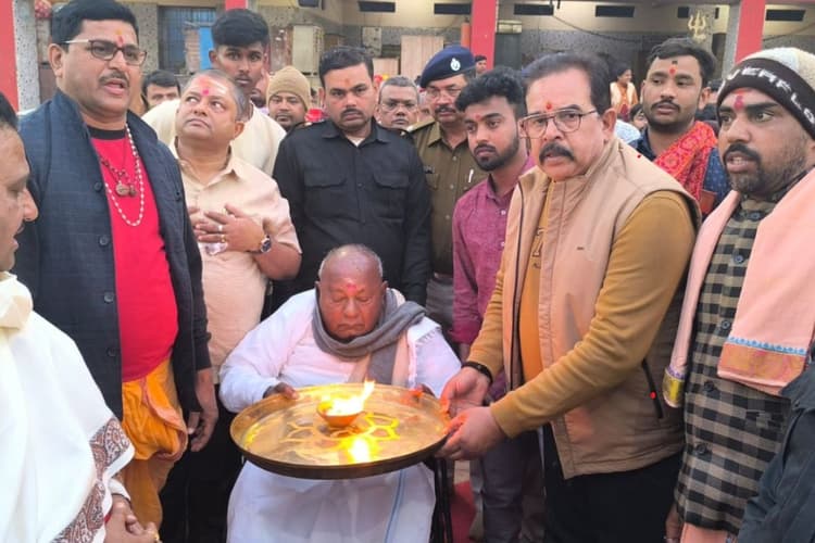 पूर्व पीएम एचडी देवगौड़ा पहुंचे बासुकिनाथ मंदिर, पूजा-अर्चना कर बाबा फौजदारीनाथ से मांगा ये आशीर्वाद