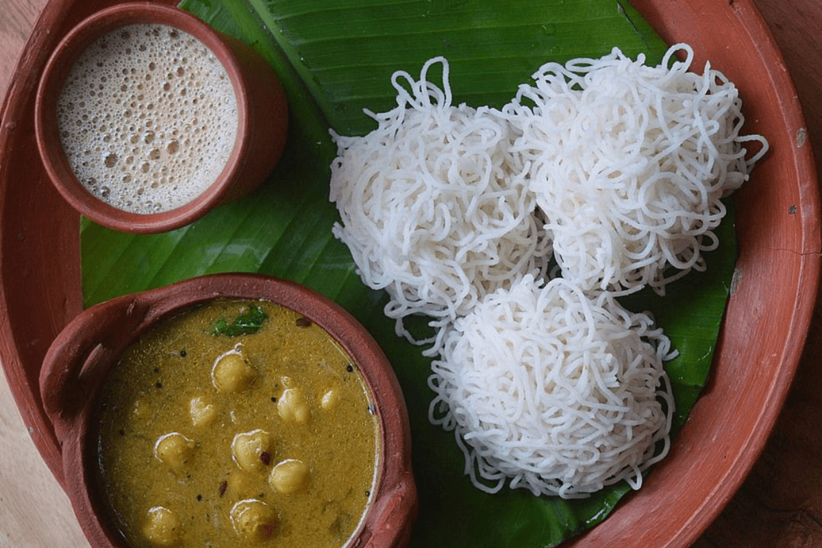 Idiyappam Recipe: दक्षिण भारतीय स्वाद से भरपूर नाश्ता इडियप्पम नोट करें ये रेसिपी Idiyappam Recipe: दक्षिण भारतीय स्वाद से भरपूर नाश्ता इडियप्पम नोट करें ये रेसिपी
