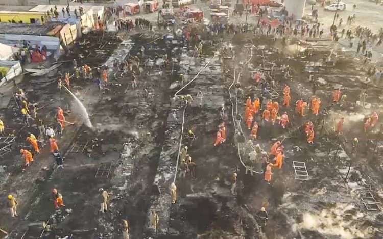 Mahakumbh Fire : सीएम योगी ने रोक दी फ्लीट, फायर ब्रिगेड को दिया रास्ता