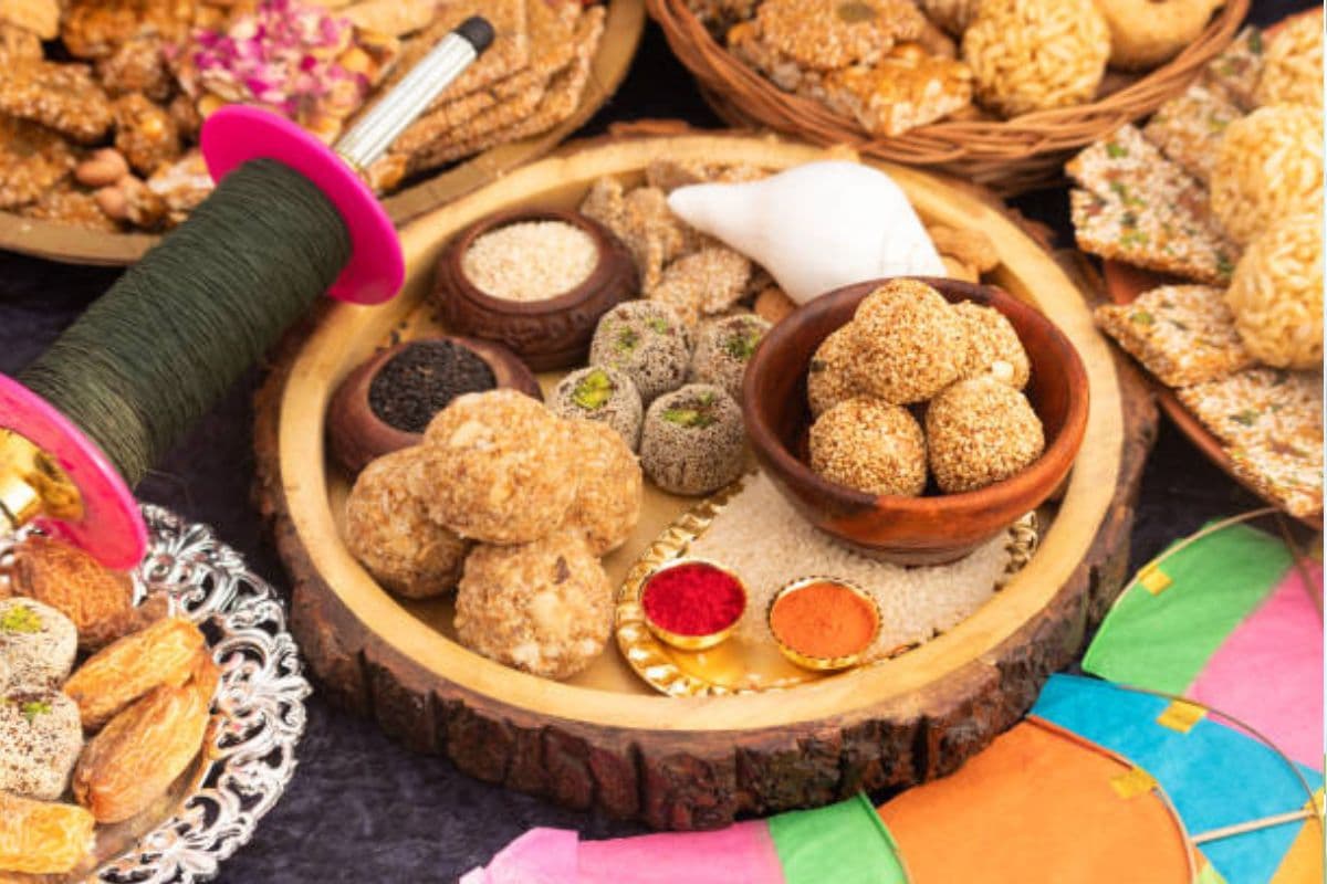 Makar Sankranti 2025: मकर संक्रांति पर खिचड़ी नहीं, हर राज्य में बनते हैं अलग पकवान, जानें