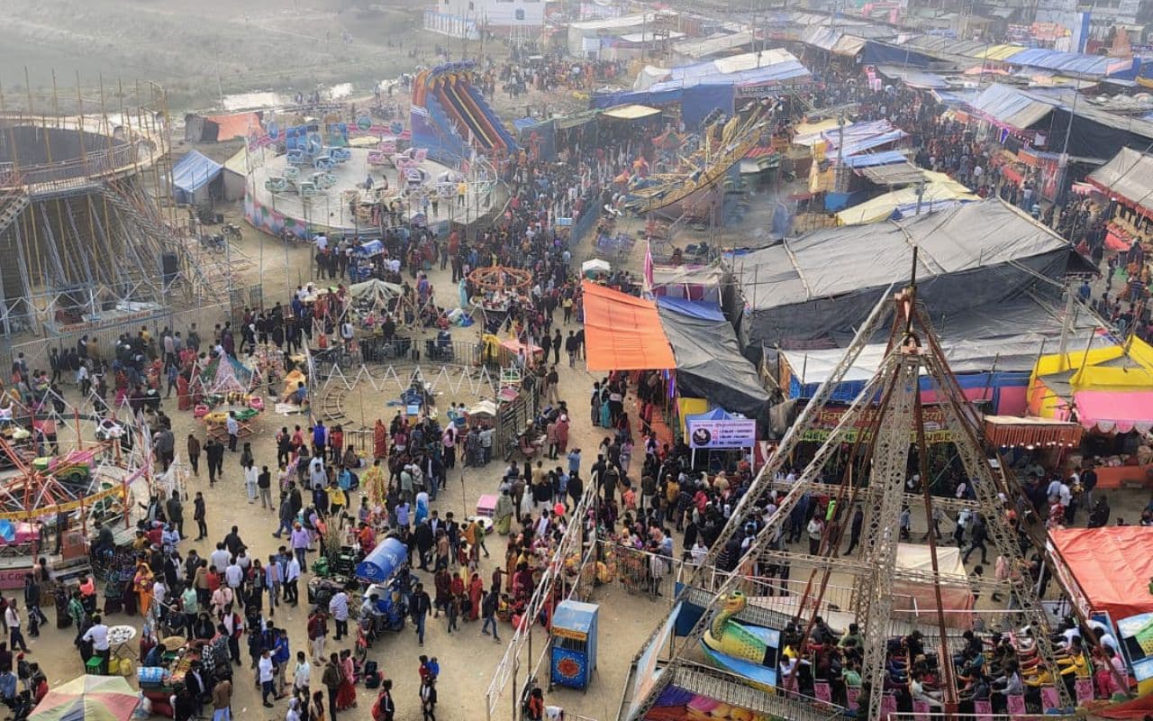 Bihar News: सनातन-जैन और सफा के मंगल मिलन से दमक उठा मंदार महोत्सव, विश्व प्रसिद्ध बौंसी मेले का हुआ आगाज