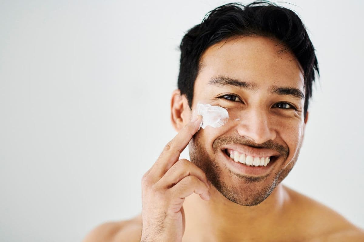 Men's Skincare Tips: पुरुषों के चेहरे को चमकदार बनाएंगे ये 5 स्किन केयर टिप्स