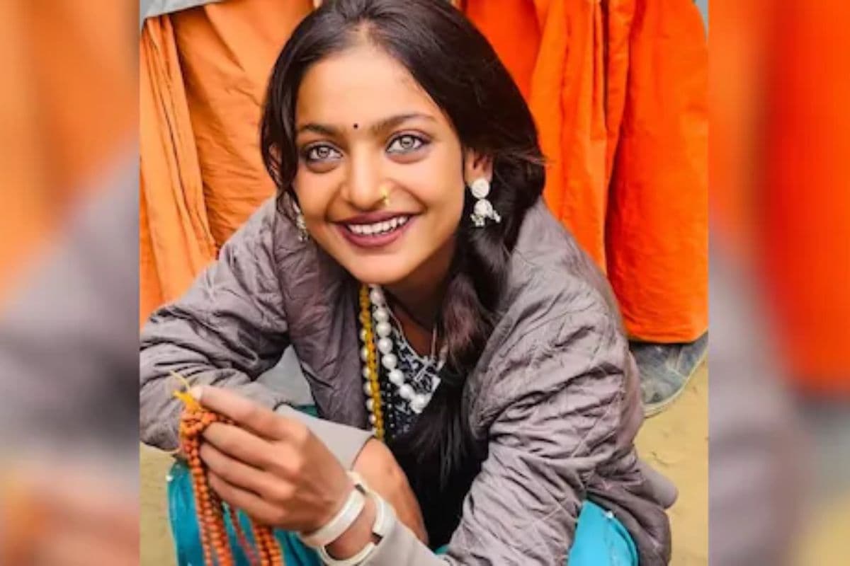 वायरल स्टार मोनालिसा ने छोड़ा महाकुंभ, जानें कारण