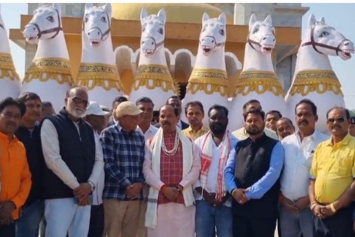 पूर्व सीएम रघुवर दास ने बुंडू में सूर्यदेव का लिया आशीर्वाद, पेसा कानून पर हेमंत सोरेन सरकार को घेरा