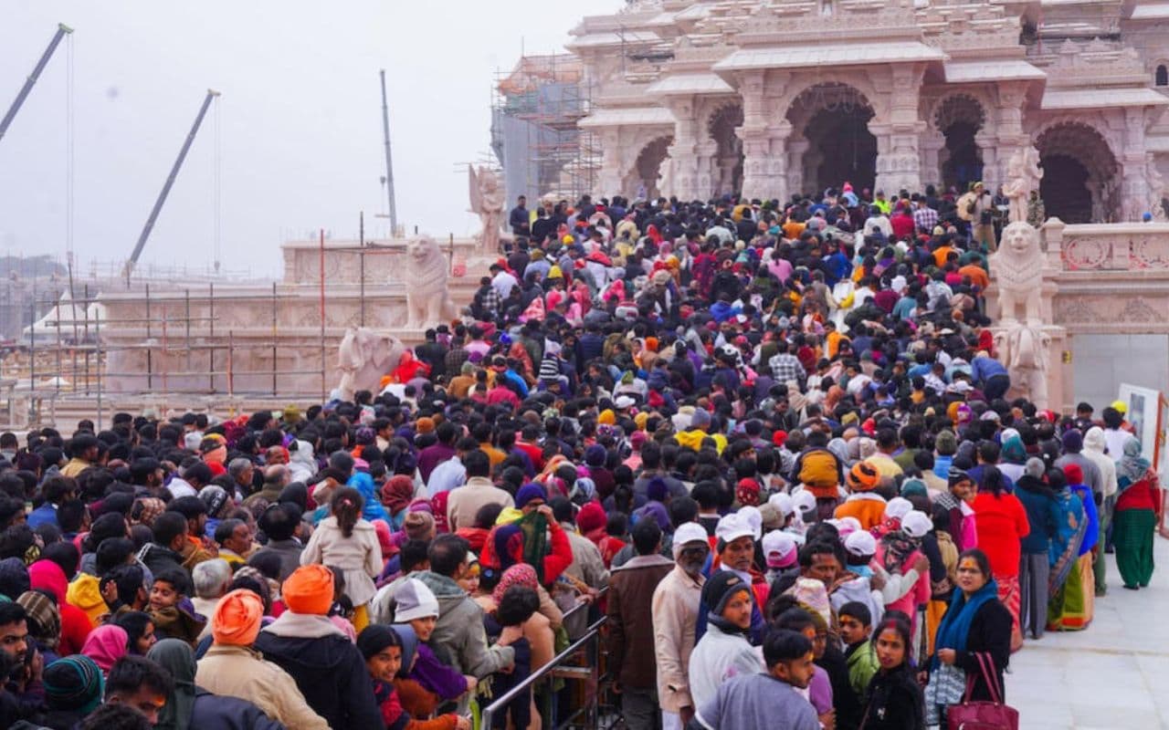 Ayodhya News: 72 घंटे में अयोध्या पहुंचे 50 लाख से भी अधिक श्रद्धालु, सीएम योगी रख रहे नजर