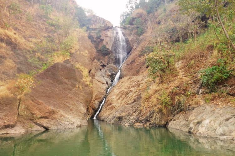 रांची में पिकनिक मनाने गए 2 परिवारों के 3 बच्चे तिरु फॉल में डूबे, परिजनों का रो-रोकर बुरा हाल