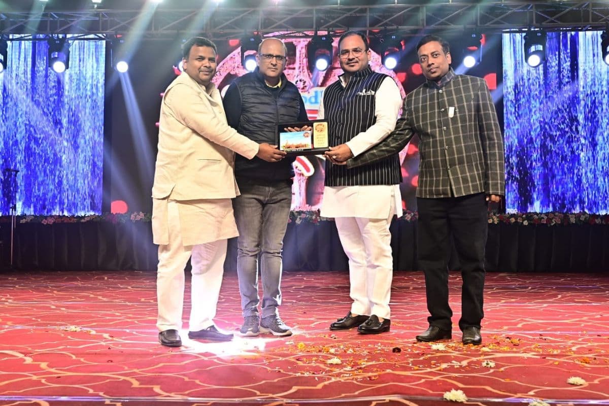 Bhojpuri Cine Award 2025: रंजन सिन्हा ने फिर जीता बेस्ट PRO का अवार्ड, भोजपुरी सिनेमा के ‘पीआरओ किंग’ के रूप में मजबूत की पहचान