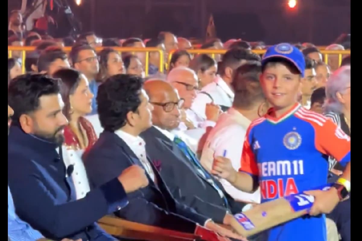 Watch Video: छोटे बच्चे ने रोहित का ऑटोग्राफ तो लिया, लेकिन फिस्ट-बंप कर दिया इग्नोर