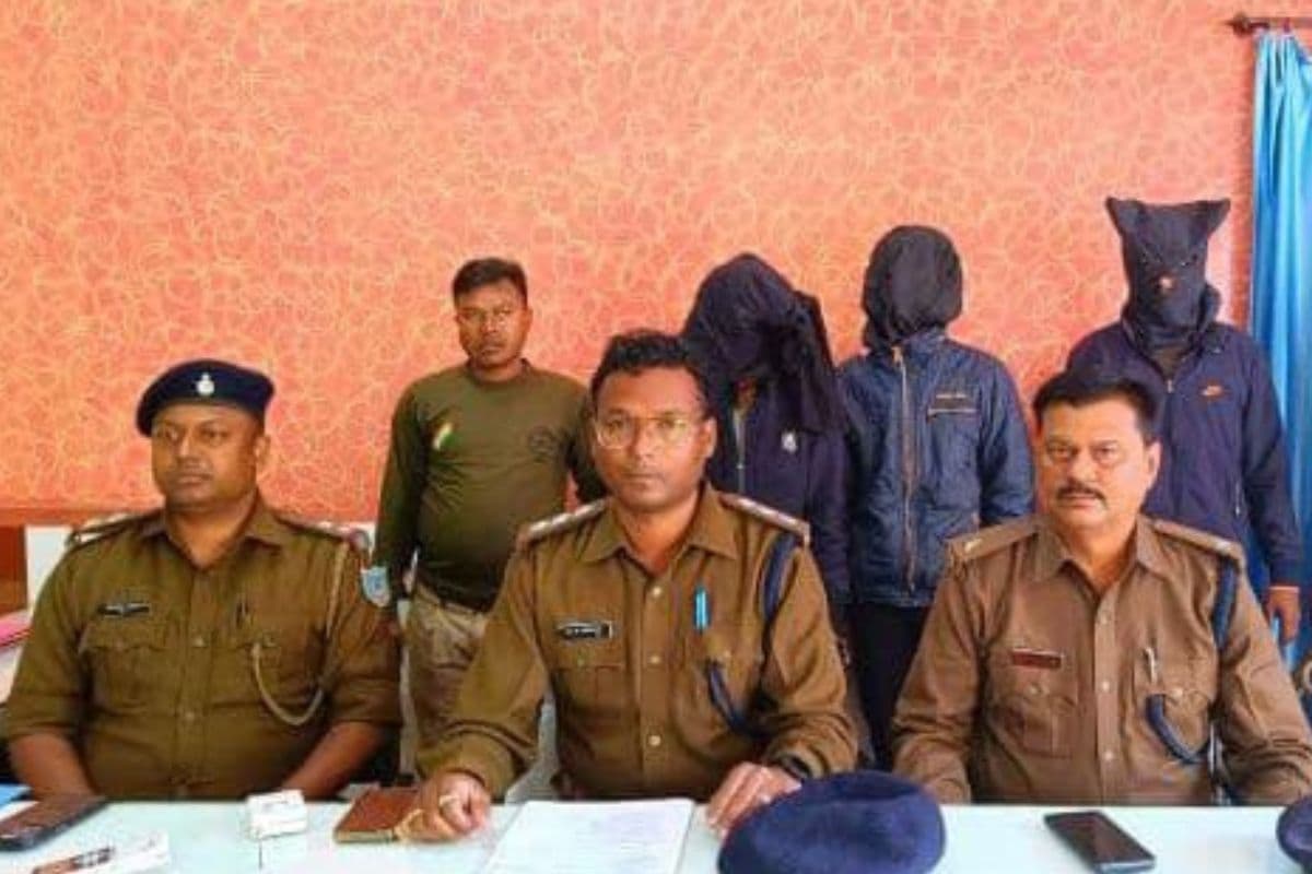 Crime News: चांडिल के दिलीप गोराई हत्याकांड का खुलासा, पहली पत्नी के बेटे ने 65 हजार में दी थी हत्या की सुपारी, तीन को जेल