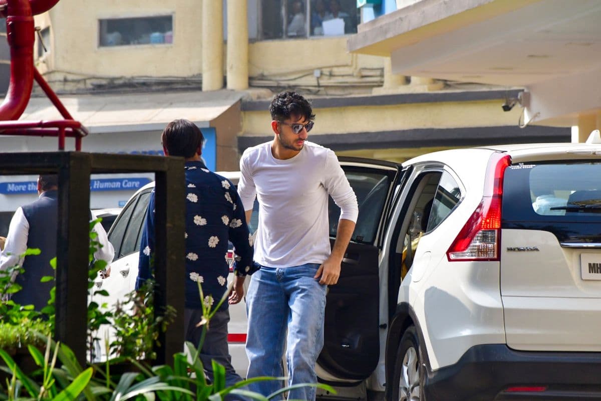 Saif Ali Khan Attack: 'मुंबई में अब कोई सुरक्षित नहीं', विपक्ष ने महाराष्ट्र सरकार पर लगाया गंभीर आरोप