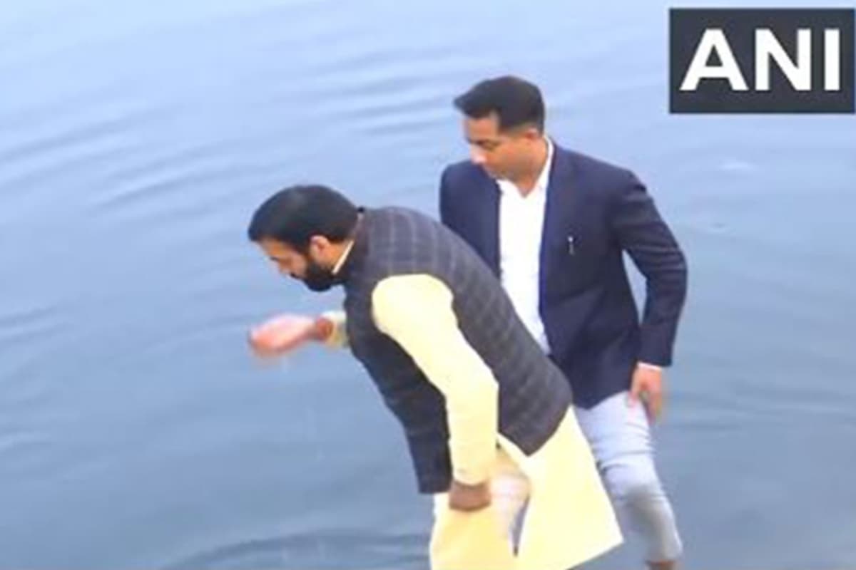 Delhi Assembly Election: 'पानी पीकर' सीएम सैनी ने दिया केजरीवाल को जवाब, आप ने लगाया था 'जहर' मिलाने का आरोप