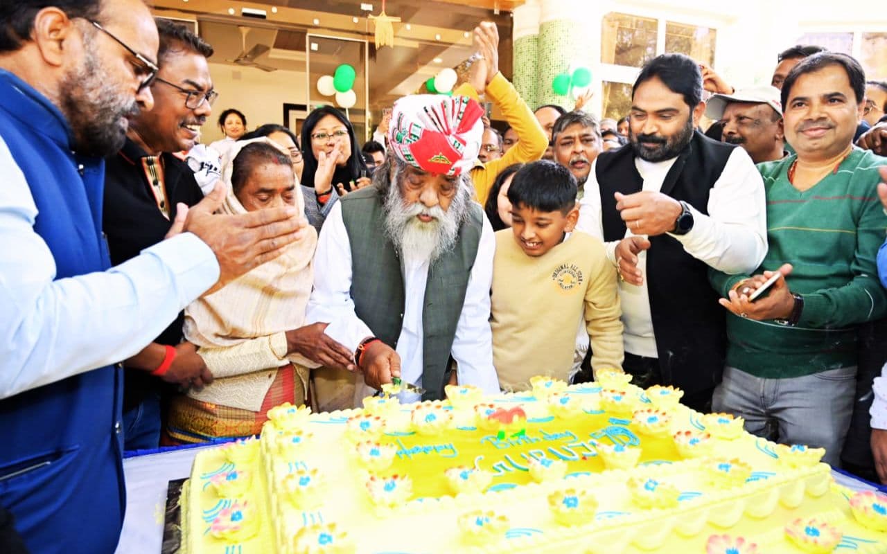 आज धूमधाम से मनेगा दिशोम गुरु शिबू सोरेन का 81वां हैप्पी बर्थडे, हेमंत सोरेन के साथ काटेंगे 81 पाउंड का केक