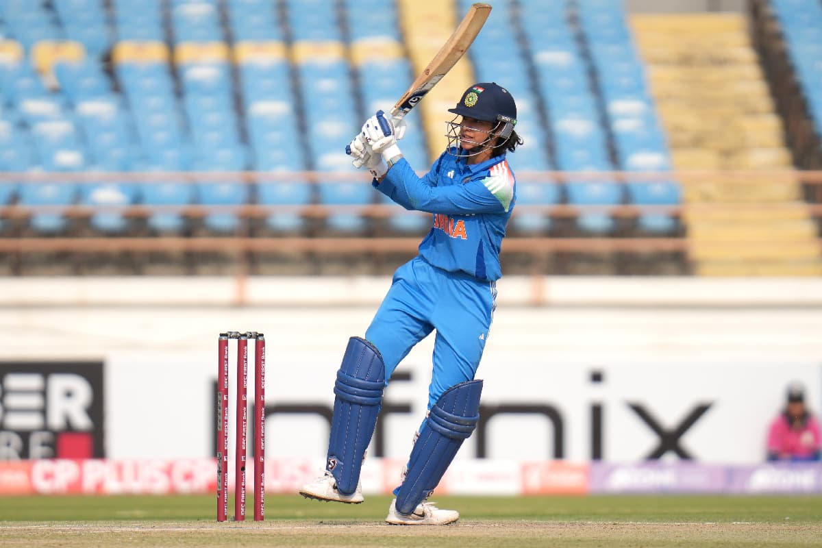 IND vs IRE: स्मृति मंधाना ने रचा इतिहास, बनीं सबसे तेज 4000 वनडे रन बनाने वाली पहली भारतीय