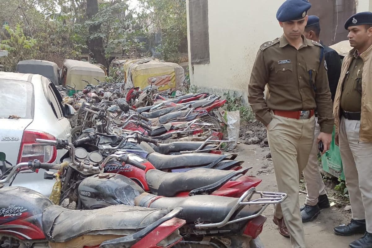 पटना पुलिस ने दियारा क्षेत्र में मारा छापा, 60 चोरी की बाइक बरामद, 4 गिरफ्तार