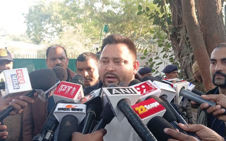 तेजस्वी यादव का नीतीश कुमार पर जोरदार हमला, सीएम के दिल्ली प्रवास का बताया ये कारण