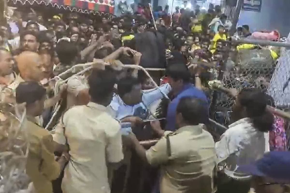 Tirupati Stampede Updates : बीमार महिला के लिए गेट खोला गया, भीड़ हो गई बेकाबू, तिरुपति भगदड़ की 5 बड़ी बातें जानें