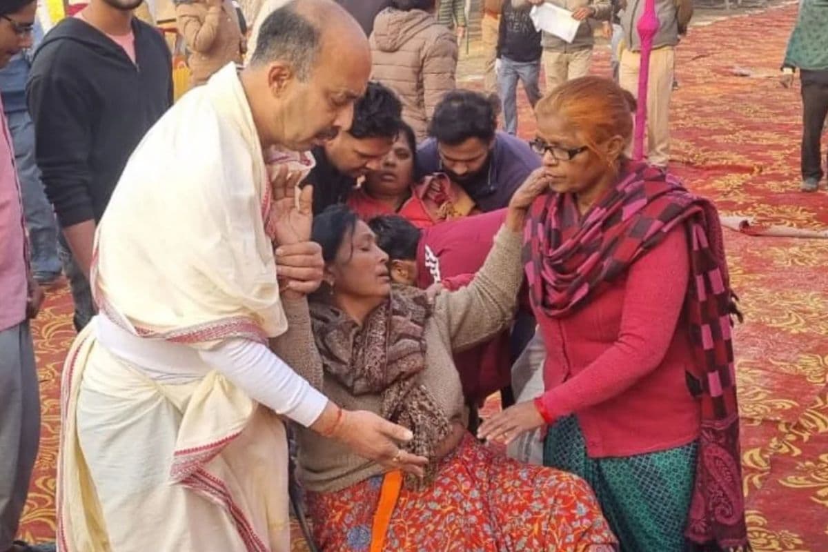 Tragic Accident in Baghpat Jain Temple: बागपत में दर्दनाक हादसा, श्रद्धालुओं पर गिरा लकड़ी का पैड, 7 की मौत, 80 से ज्यादा घायल