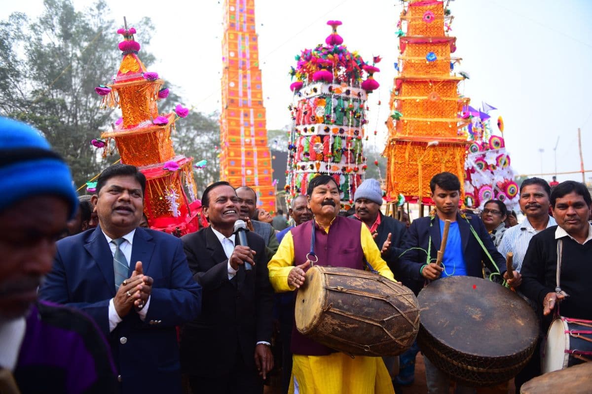 Tusu Festival 2025: रांची में धूमधाम से मना टुसू महोत्सव, ढोल और नगाड़े पर जमकर थिरके