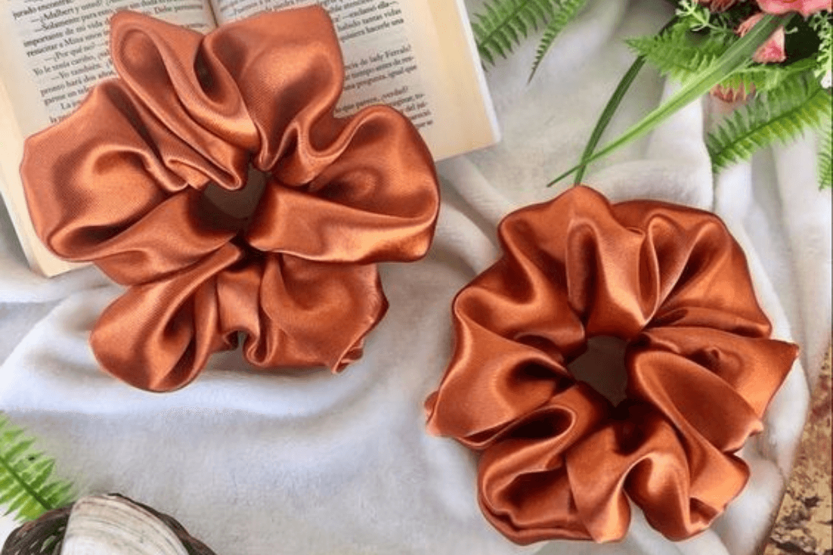 Benefits of using scrunchies for hair: बालों की देखभाल के लिए परफेक्ट ऑप्शन है स्क्रंची