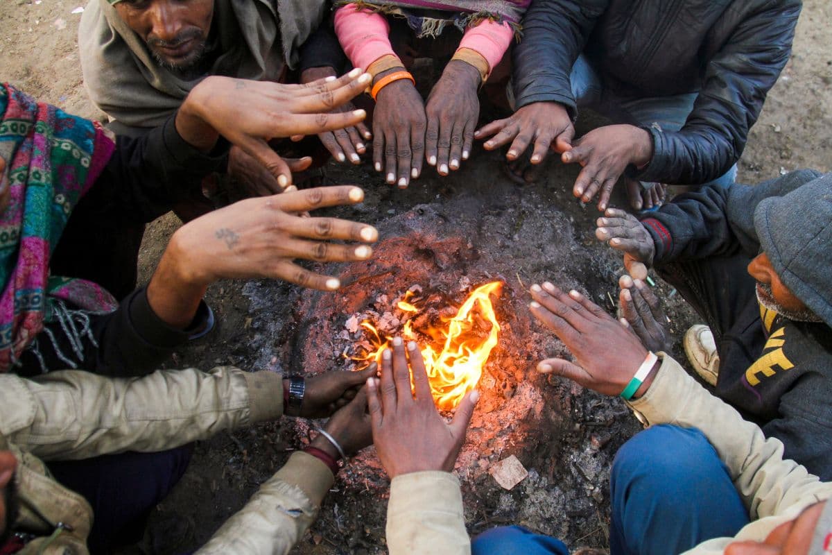 Weather News: पश्चिमी विक्षोभ के कारण 15 और 16 जनवरी को बारिश की संभावना, ठंड का प्रकोप जारी