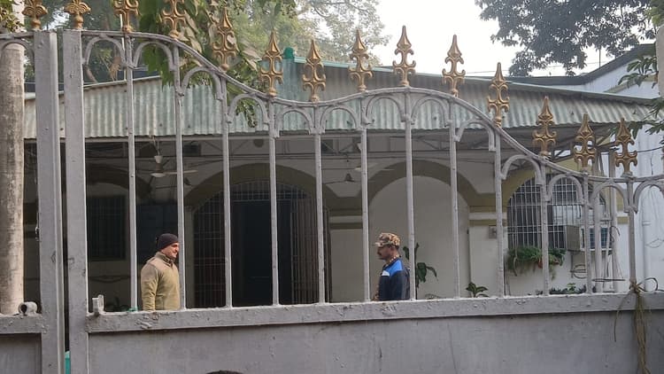 Video: लालू के करीबी RJD विधायक के आवास पर ED की रेड, महागठबंधन सरकार में मंत्री रहे आलोक मेहता की बढ़ी मुश्किलें