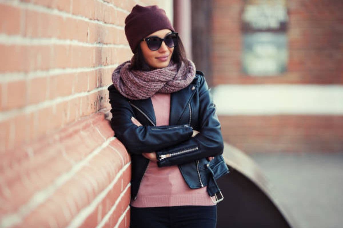 Winter Tips: सर्दियों में खुद को बनाएं और स्टाइलिश, ट्राइ करें ये ट्रेंडी स्कार्फ स्टाइल