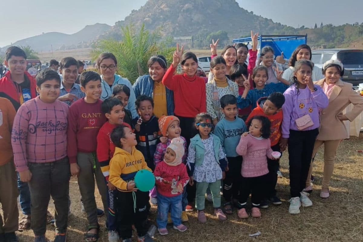 गिरिडीह के पर्यटन स्थलों पर उमड़ी सैलानियों की भीड़, साल के पहले रविवार को ऐसा था उसरी और खंडोली का नजारा