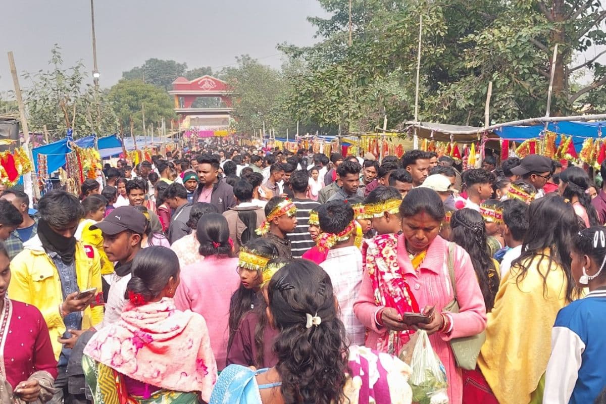 सरायकेला के आकर्षणी माता के पीठ पर 25 हजार से अधिक श्रद्धालुओं ने टेका मत्था, जानें क्या है इस जगह की मान्यता