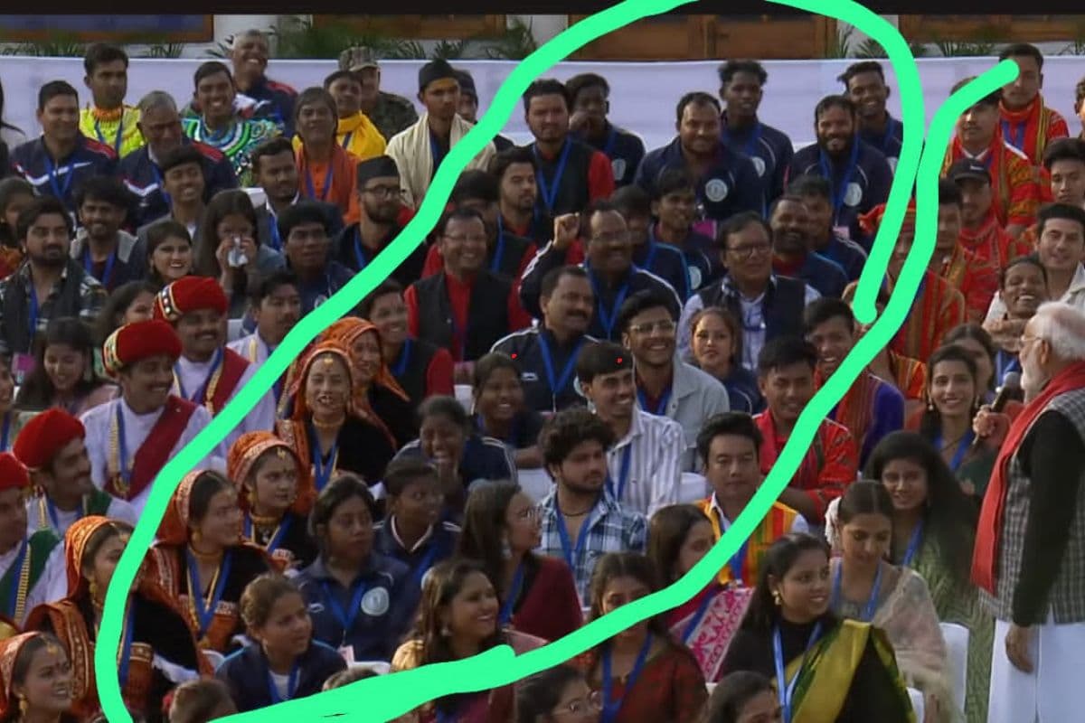 Republic Day 2025: झांकी में शामिल होने दिल्ली पहुंचे सरायकेला के कलाकारों से मिले PM मोदी, पूछे ये सवाल