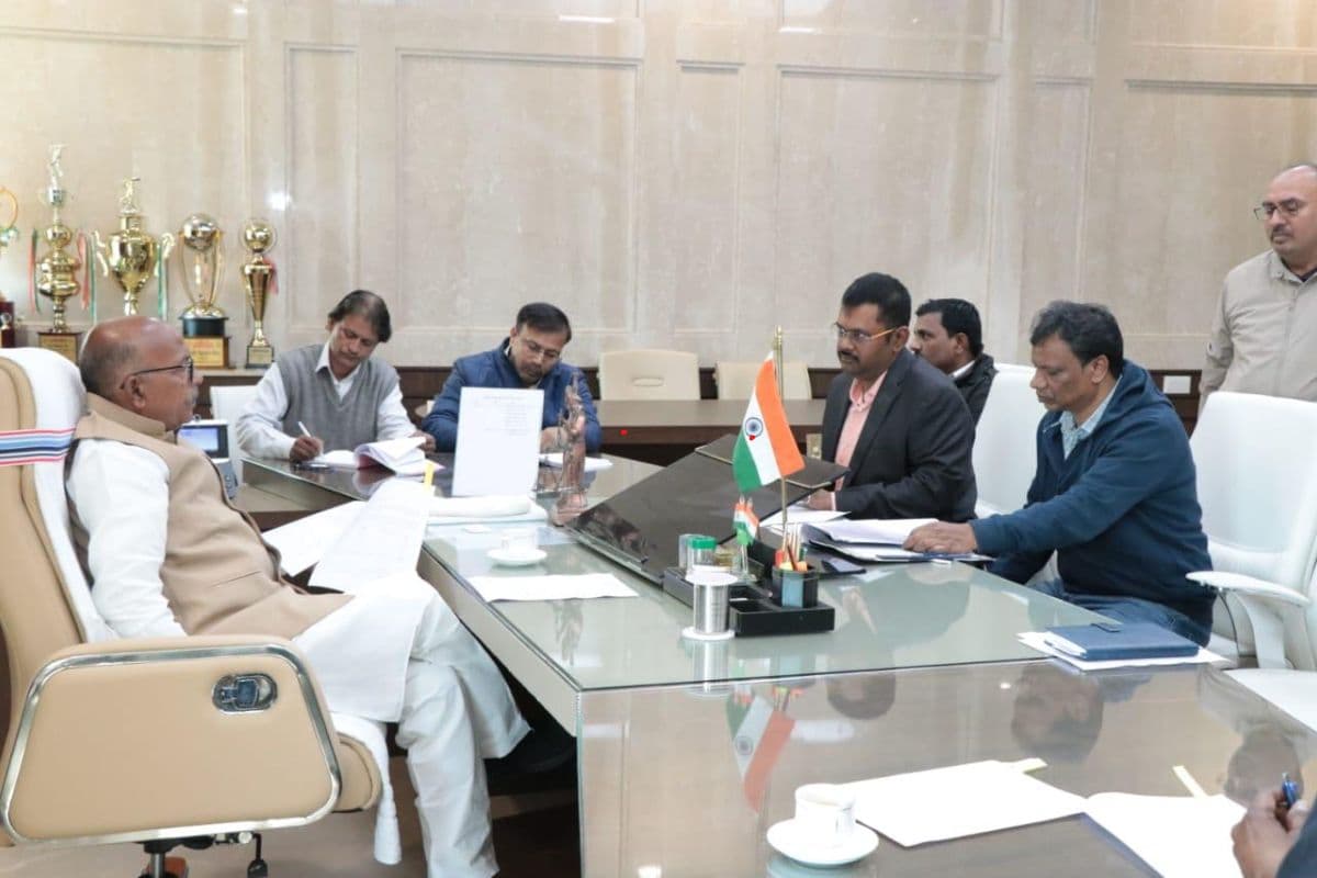 Jharkhand News: विधायकों को नहीं मिल रहा है रेलवे कूपन, स्पीकर ने पदाधिकारियों के साथ की बैठक