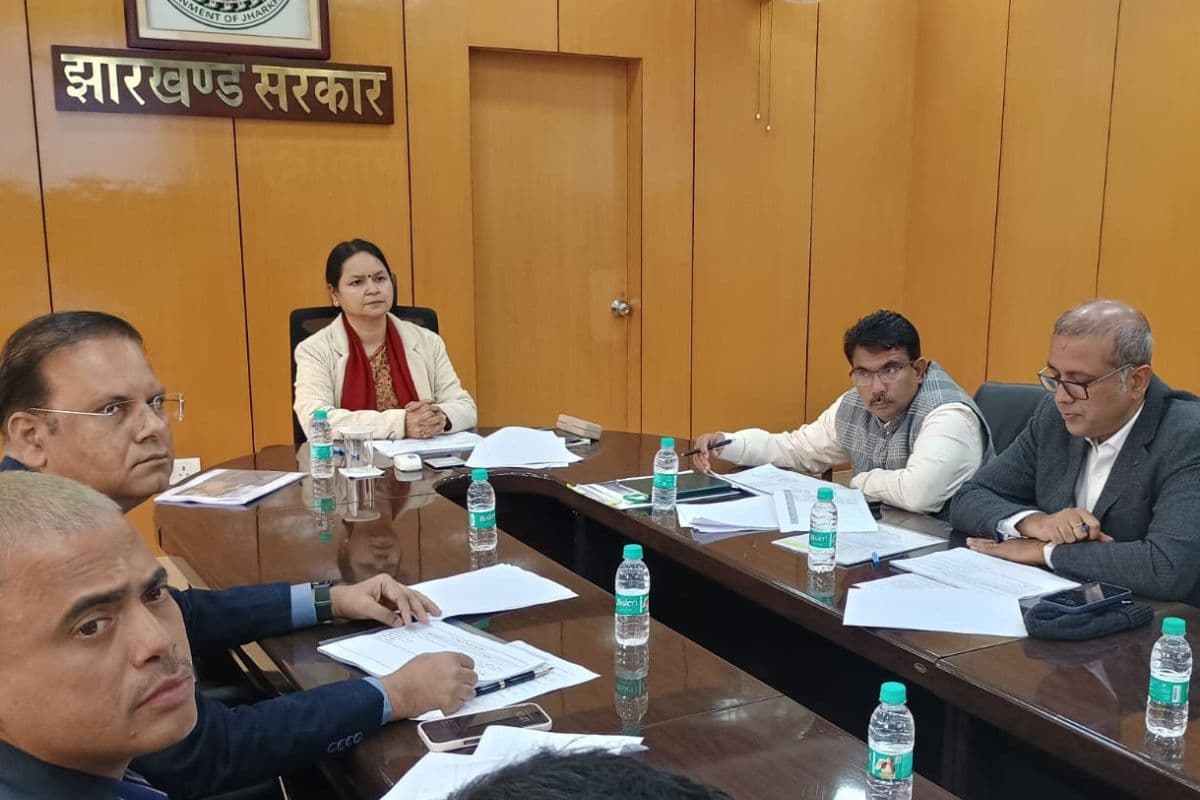 झारखंड के चार कोल ब्लॉक जल्द होंगे शुरू, सीएस अलका तिवारी ने कोल ब्लॉकों की समस्याओं पर अफसरों को दिया ये निर्देश
