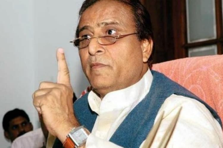 कुंभ मेले में भगदड़ के बाद अखिलेश यादव के करीबी मंत्री आजम खान ने दे दिया था इस्तीफा