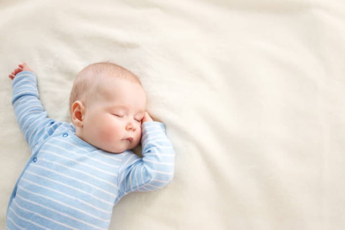 Baby Names: मकर संक्रांति के मौके पर अपने बेटे के लिए चुनें सूर्य देव से प्रेरित नाम, साथ ही जानें इनके अर्थ