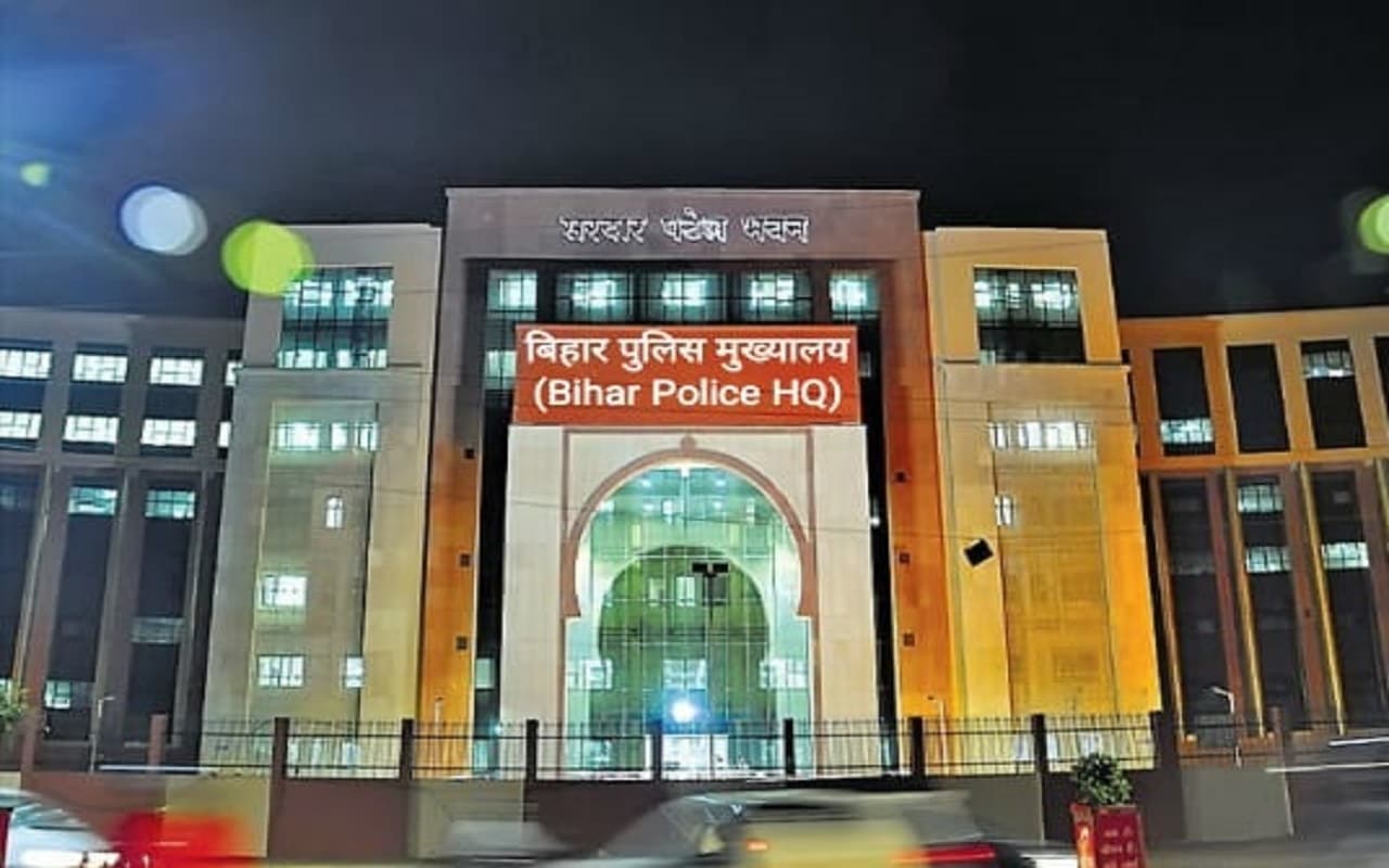 Bihar Police: बिहार पुलिस में बड़ा फेरबदल, कई अफसरों को मिला प्रमोशन, जानें कौन-कौन हुए शामिल